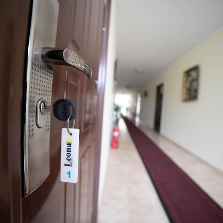 Prenociste Leona Aparthotel Veliko Gradište Exterior foto