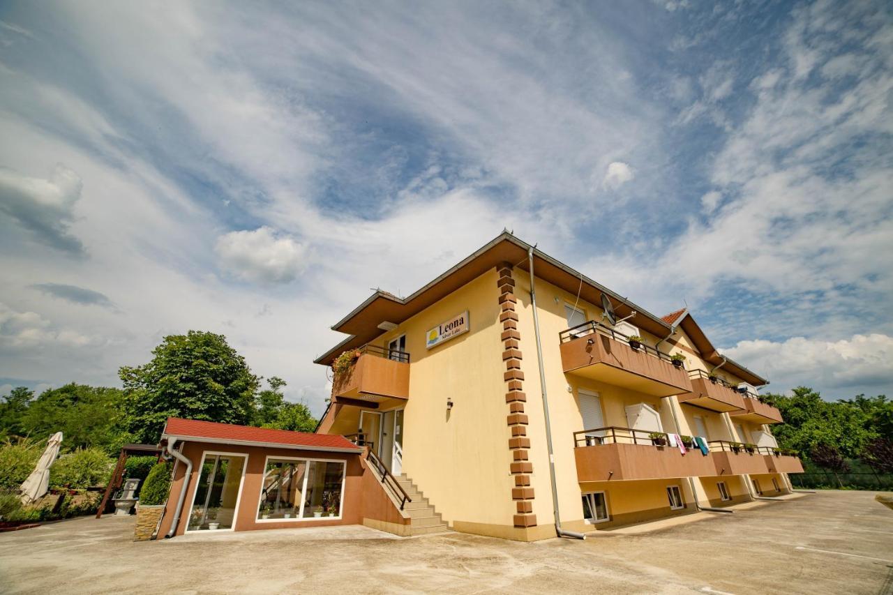 Prenociste Leona Aparthotel Veliko Gradište Exterior foto